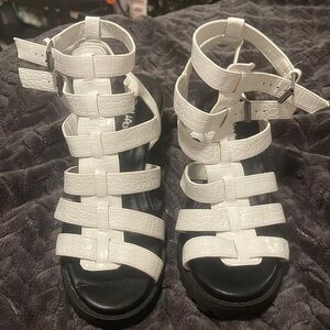 Dirty laundry white sandals